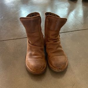 (Fly London) distressed leather boot